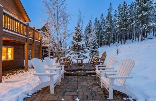 Breckenridge House | Spacious Ski Townhome with Game Room Fun