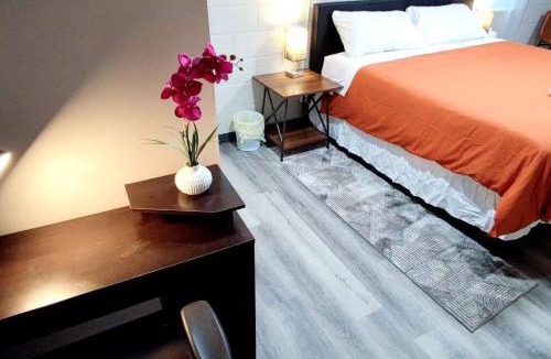 Indianapolis Apartment | Spacious Suite Close to Downtown Indy/King Bed