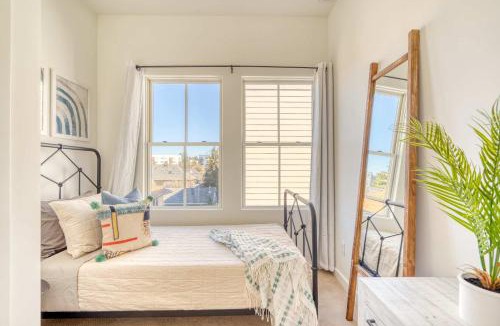 North Tabor House | Spacious Townhome Combination for the Whole Family