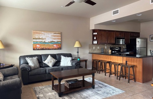 Oak Creek House | Spacious Townhome Near Bell Rock Hiking Trails with Red Rock Views