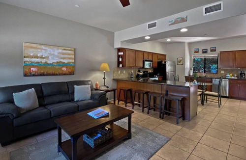 Oak Creek House | Spacious Townhome Near Bell Rock Hiking Trails with Red Rock Views