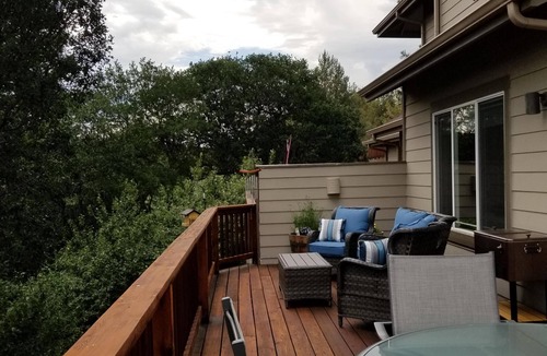 Klamath Falls House | Spacious Townhome in the Running Y Resort!