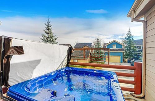 Bear Hollow Village House | Spacious Townhouse with Private Hot Tub & Shared Pool - Near Ski Resort