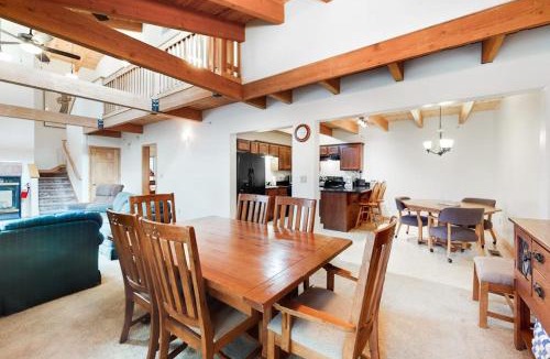 Zephyr Cove House | Spacious townhouse with shared hot tub & pool sleeps 6