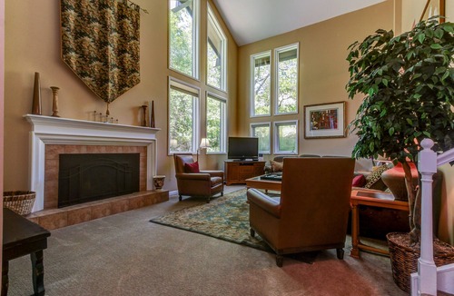 Cottonwood Heights Condo | Spacious & upscale condo w/private hot tub, easy access to ski resorts