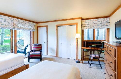 Elkhorn House | Spacious Wildflower Condo with Baldy Views
