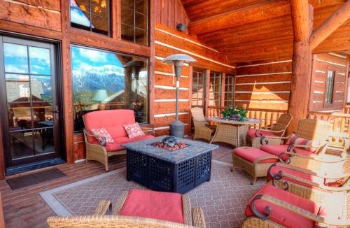 Spanish Peaks House | Spanish Peaks - Settlement Cabin