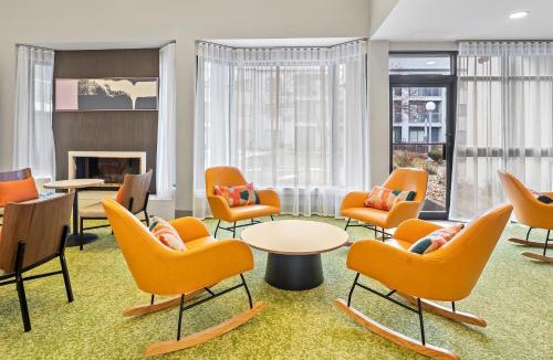 Bettendorf Hotel | Spark by Hilton Bettendorf Quad Cities
