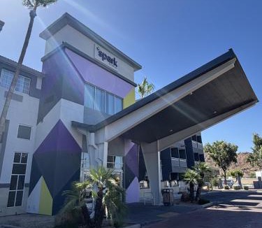 Tempe Hotel | Spark by Hilton Tempe Phoenix Airport