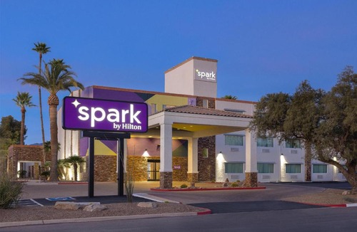 El Montevideo Hotel | Spark by Hilton Tucson Reid Park