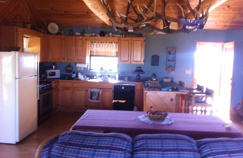 Pinedale House | spectacular snow-capped mountain views, best fishing in Wy. close to Yellowstone