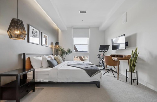 Highland House | Sprawling Retreat | 2BR LoHi Corner Unit | Dog-Friendly