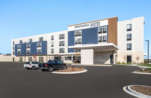 Menomonee Falls Hotel | SpringHill Suites by Marriott Menomonee Falls