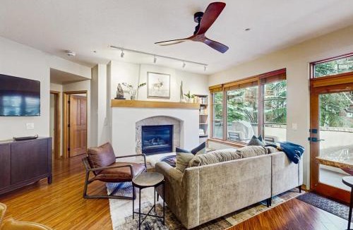Edwards Apartment | Spruce Tree Lodge #202