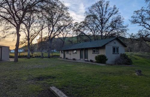 Squaw Valley Hotel | Squaw Valley Motel Room 3