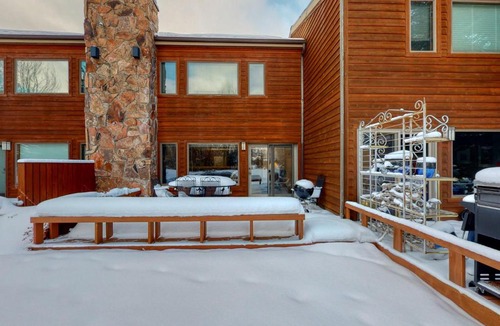 Jackson Apartment | St John C