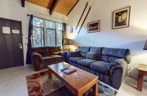 Mammoth Lakes Apartment | St, Moritz #12 Condo