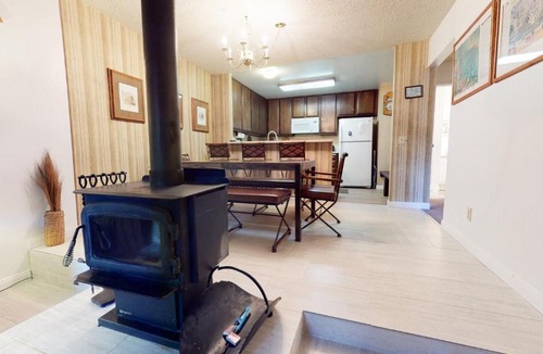 Mammoth Lakes Apartment | St, Moritz #12 Condo