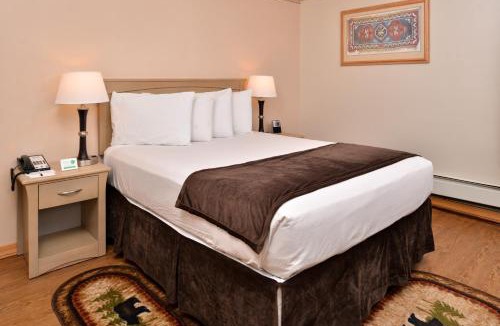 West Yellowstone Hotel | Stage Coach Inn
