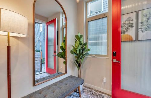 Mount Baker House | Standalone Modern townhouse in Seattle