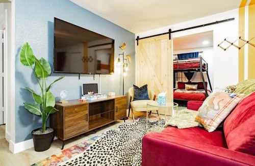 Gateway District House | Star Motel Unit 5- New Downtown Haven Boutique Las Vegas Oasis Home
