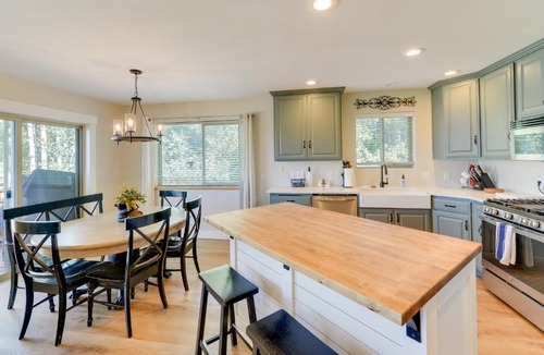 Star Valley Ranch House | Star Valley Ranch Cabin Rental w/Private Hot Tub!