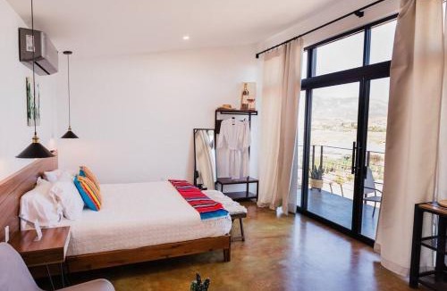 Valle de Guadalupe Bed & Breakfast | Starlight king bungalow 6