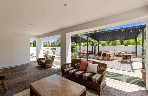 South Scottsdale Apartment | Stavros Sweet Suites