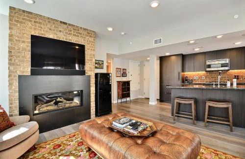 Downtown Park City Apartment | Stay Amidst Main Street Park City; Skiing Shopping dining and nightlife Right Out Your Front Door