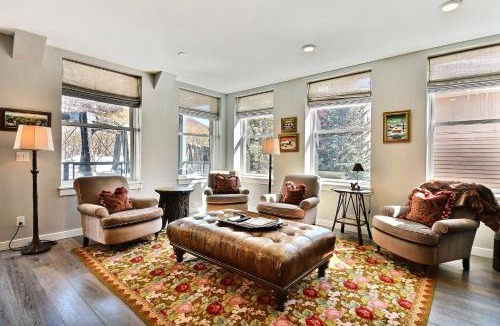 Downtown Park City Apartment | Stay Amidst Main Street Park City; Skiing Shopping dining and nightlife Right Out Your Front Door