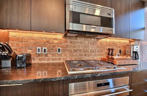 Downtown Park City Apartment | Stay Amidst Main Street Park City; Skiing Shopping dining and nightlife Right Out Your Front Door
