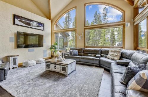 The Highlands House | Stay at Evergreen Lodge, a secluded home with a private hot tub and private ski shuttle