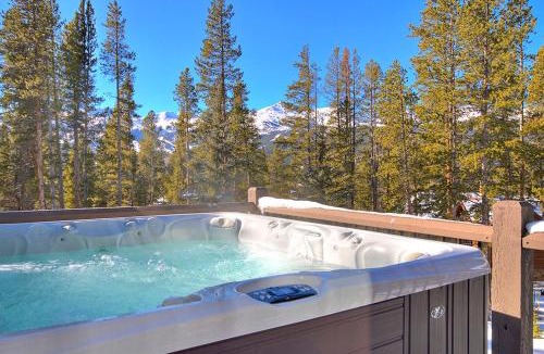 The Highlands House | Stay at Evergreen Lodge, a secluded home with a private hot tub and private ski shuttle