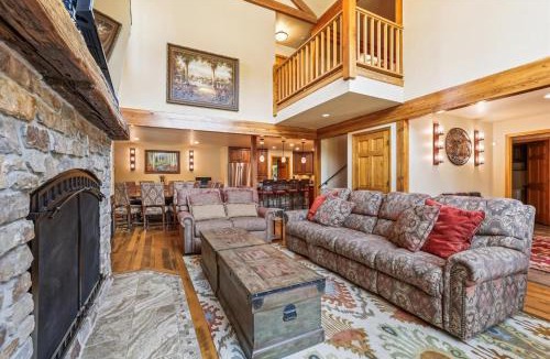 Trafalgar House | Stay at Friendly Fox Chalet, a large pet friendly home in a great location.