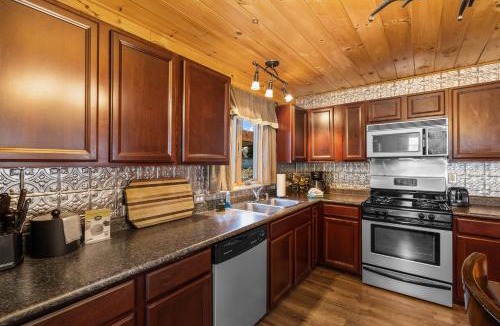West Yellowstone House | Stay at The Bucking Moose (#10) Cowboy Cabin, 2 bedroom cabin just 1 minute from Yellowstone
