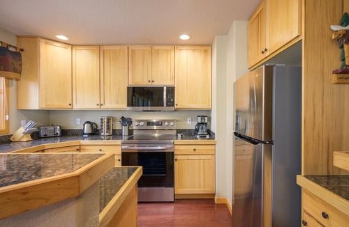 Winter Park House | ★ Stay Downtown in Style | Mtn Modern Townhome | Private Hot Tub & Heated Garage