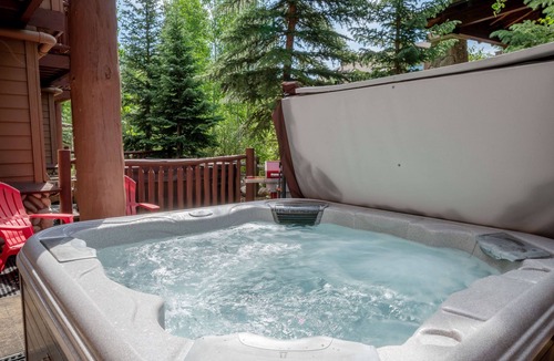 Winter Park House | ★ Stay Downtown in Style | Mtn Modern Townhome | Private Hot Tub & Heated Garage
