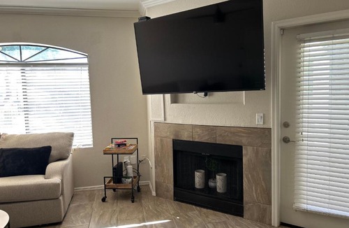 North Scottsdale Apartment | Stay in Style Scottsdale 1st Floor Condo