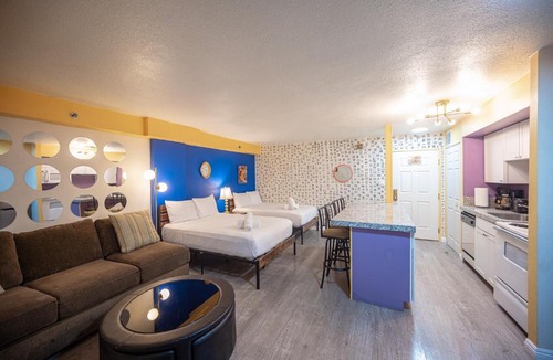 Las Vegas Strip Apartment | Stay Together Suites - Suite On The Strip Sleeps 8 - NO RESORT FEE