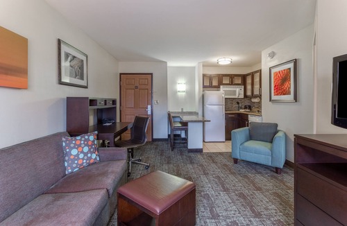 Davenport Hotel | Staybridge Suites Davenport by IHG