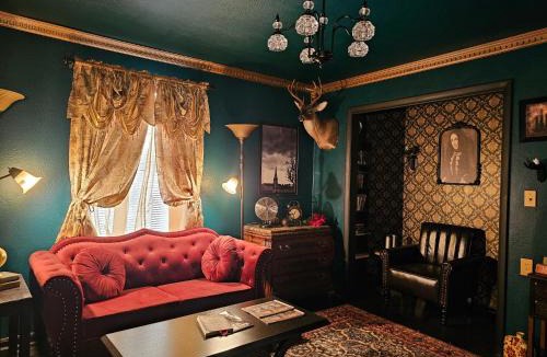 Eureka Springs Bed & Breakfast | Steampunk Inn