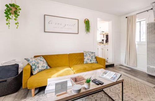 Downtown Flagstaff Apartment | Steps to Coffee & Breweries - Paws & Pines Escape