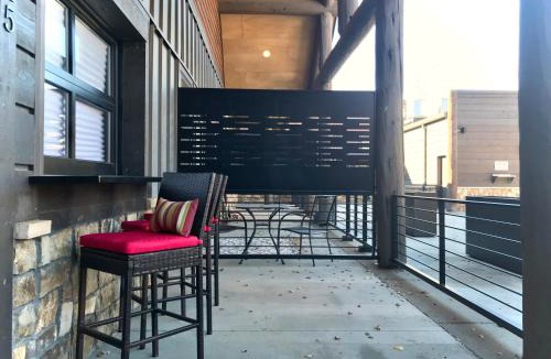 Grand Lake House | Steps to Lake Fireplace Indoor Outdoor Oasis