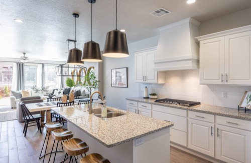 St. George House | Steps to Pool - Modern 4BR w/3 King En Suites