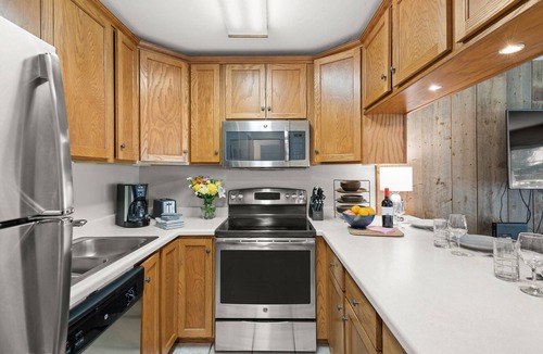 Snowmass Village Condo | Steps To Snowmass Base Village! Hot Tub, Pool & Mountain Access! Patio W/Grill, Covered Parking