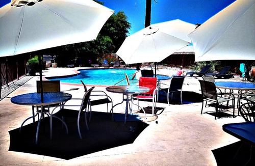 Downtown Las Vegas Hotel | Sterling Gardens