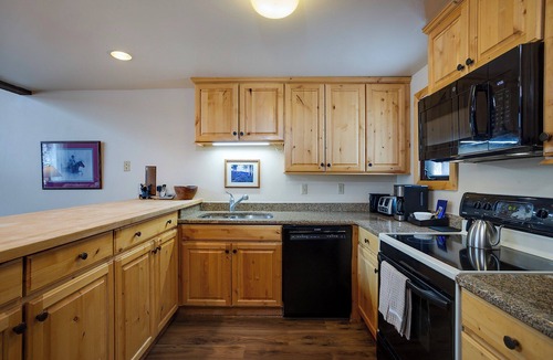 Steamboat Springs House | STH26 | Large Private Deck | Beautiful Views | Ski In/Out | Winter Shuttle