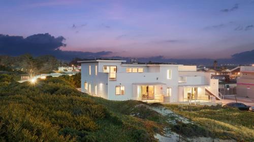 Oceano House | Strand Way B by AvantStay