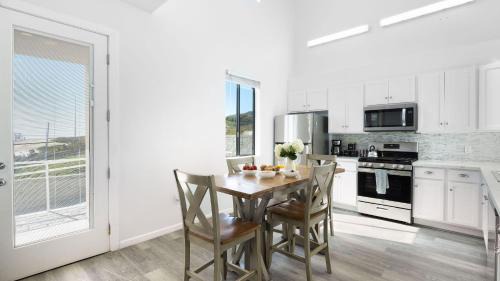 Oceano House | Strand Way B by AvantStay