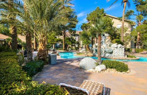 Las Vegas Apartment | Strip View luxury Condo